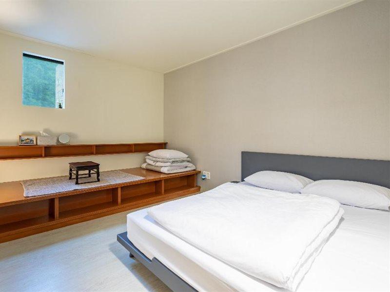 Mireuk Mireuk Beer Hostel Tongyeong Exterior foto