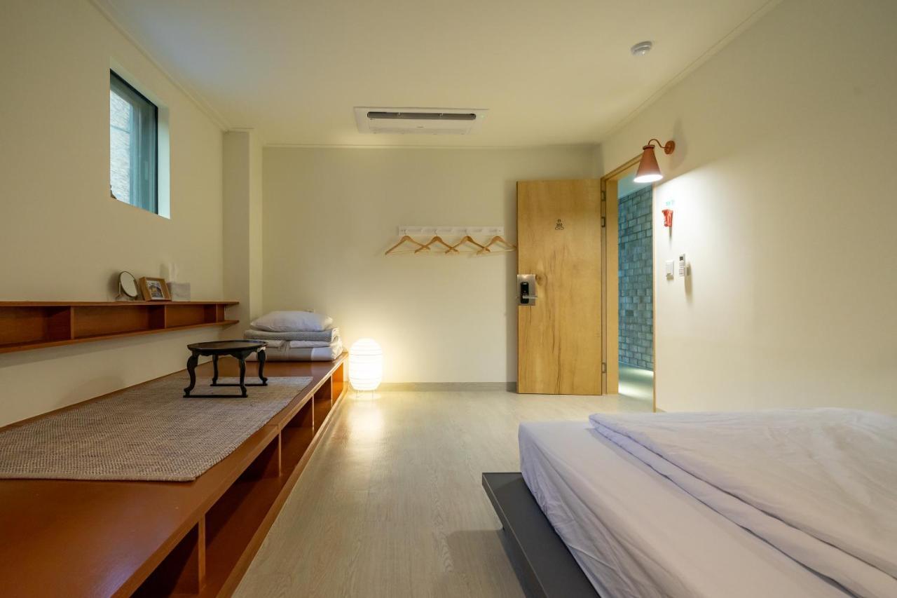 Mireuk Mireuk Beer Hostel Tongyeong Exterior foto